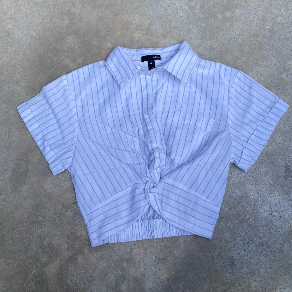 Cropped blue and white shirt